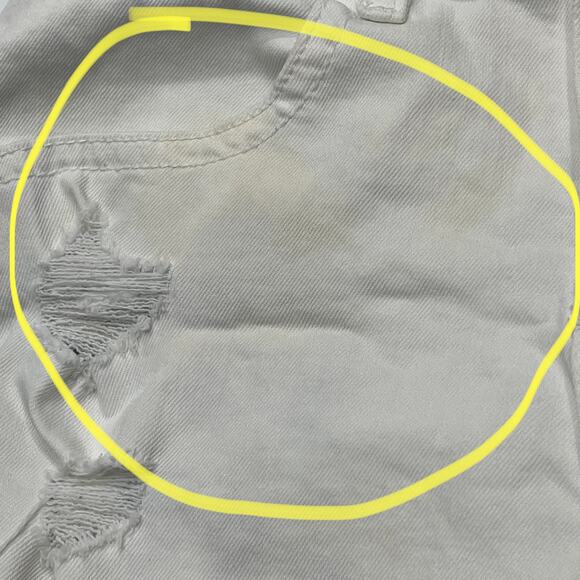 Guess Womens Shorts Size 28 Off White Cotton Blend Pockets Distressed STAINS - Picture 5 of 6